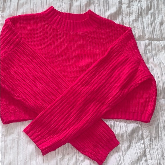 Cropped hot pink  knit Sweater - Picture 2 of 4